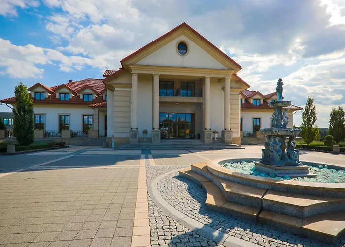 Palac W Konarach Resort Spa & Conference
